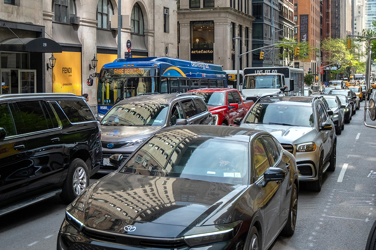 NYC inicia carriles rápidos en Madison Avenue