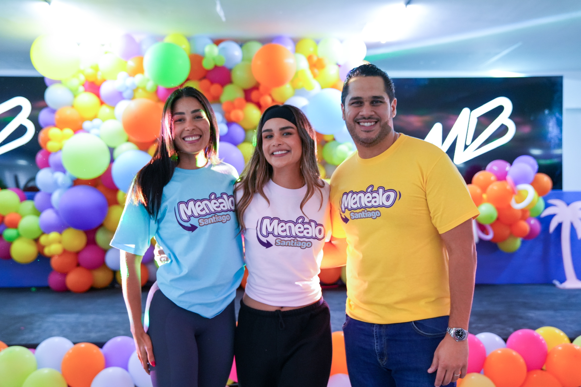 CLARISSA MOLINA CELEBRA EL ÉXITO DE MENÉALO SANTIAGO EN SU CIUDAD NATAL