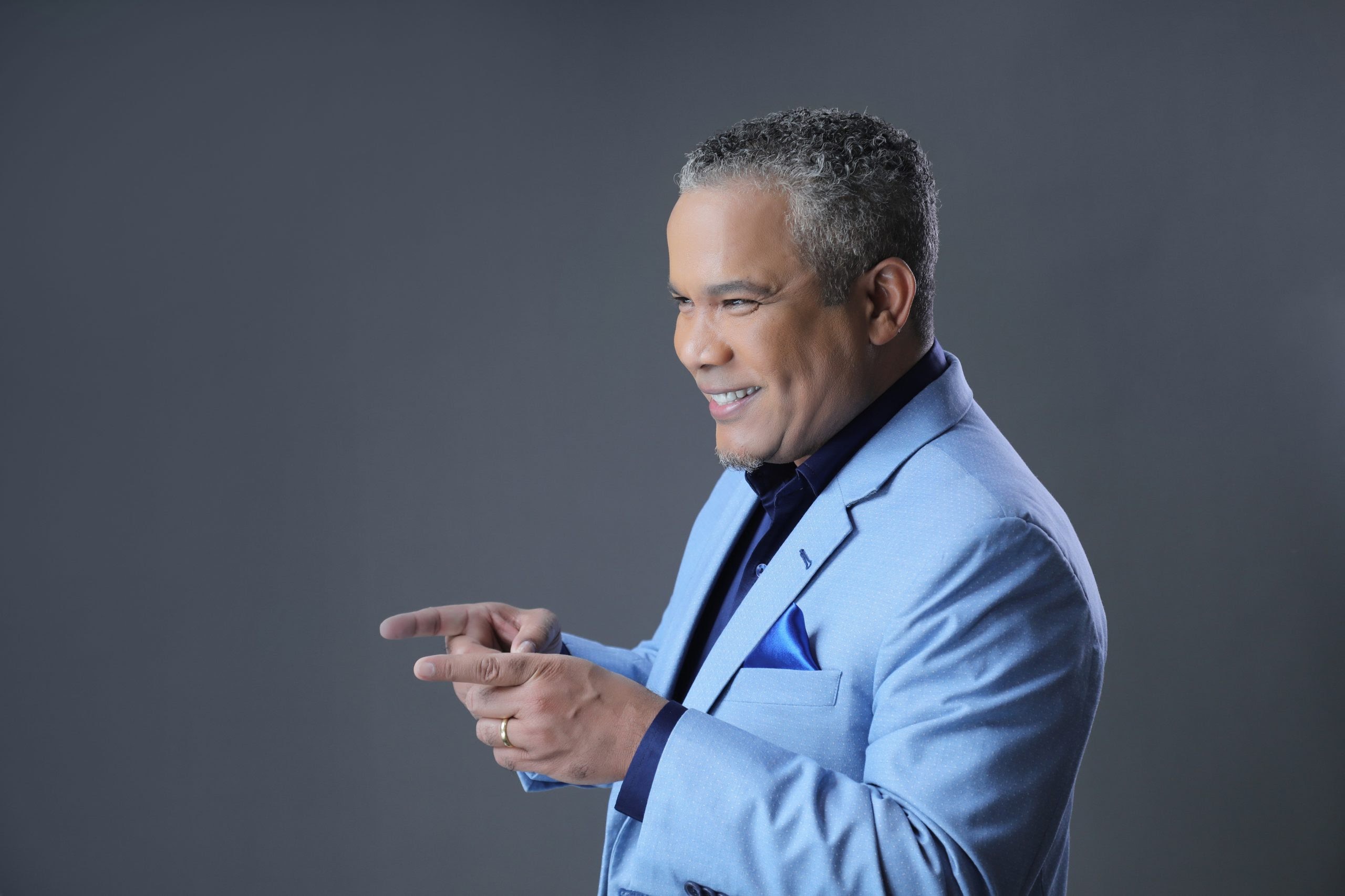 Héctor Acosta (El Torito) lanza el merengue inédito “La Más Dura”.