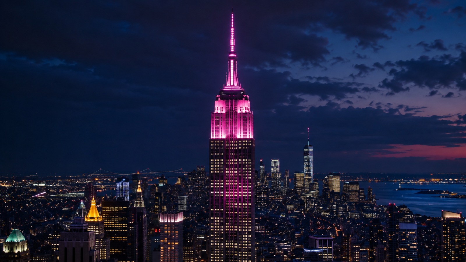 Empire State Building se ilumina de rosa en homenaje a Dolly Parton