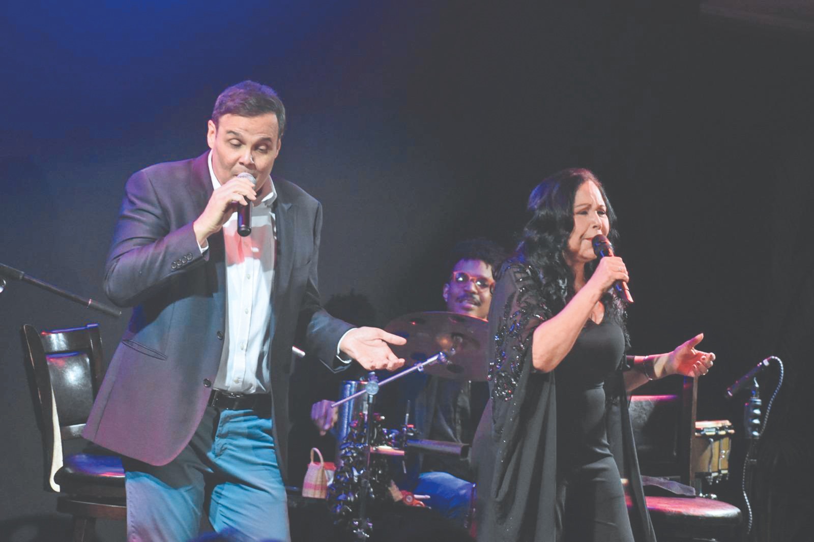 Frank Ceara y Adalgisa Pantaleón van a Santiago con “Ïntimo”