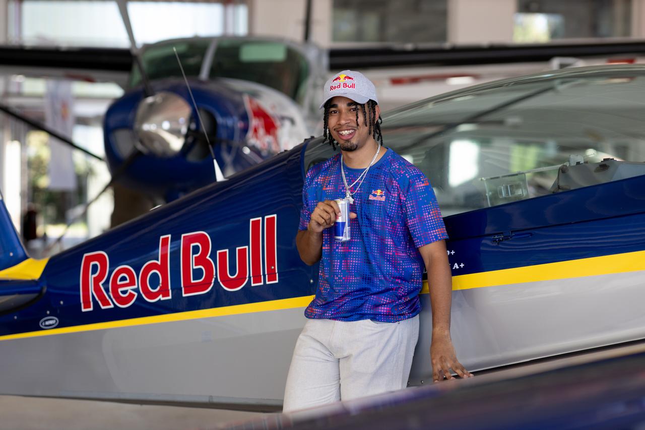 RD Javi, el único dominicano seleccionado para competir contra Max Verstappen en la carrera de karts más grande del mundo, “Max vs 100”