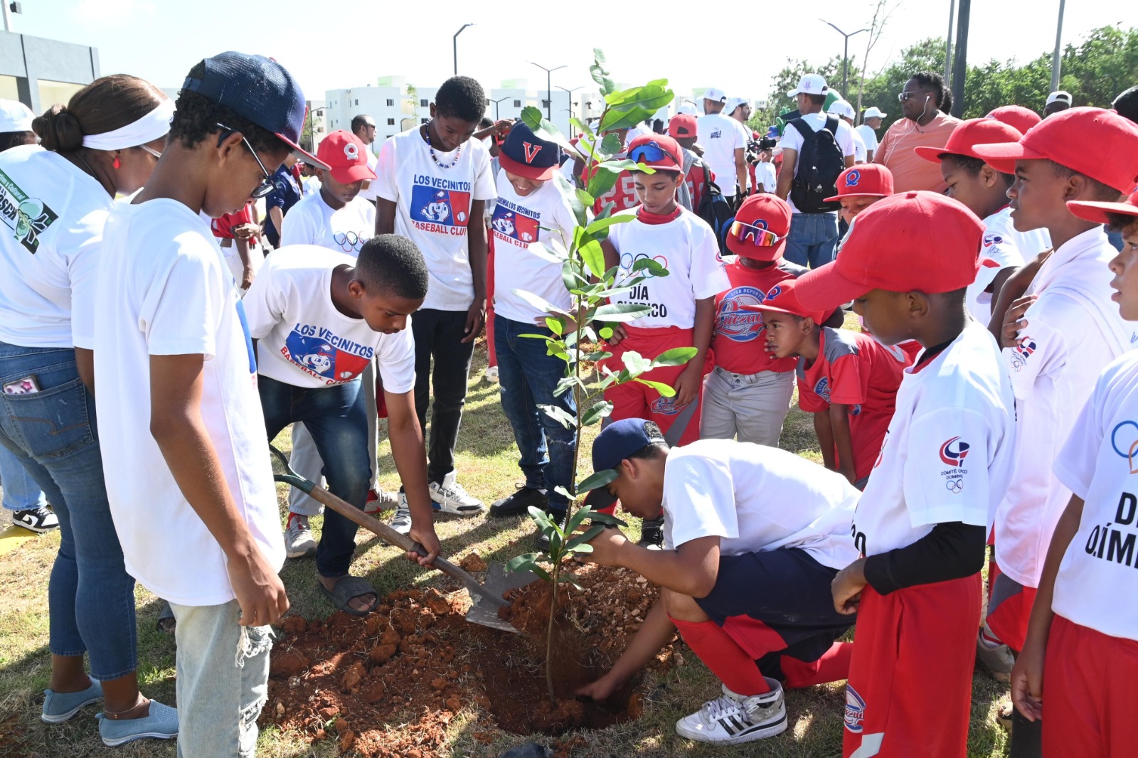 Día Olímpico en Ciudad Juan Bosch impulsa los valores del deporte y la protección del medio ambiente