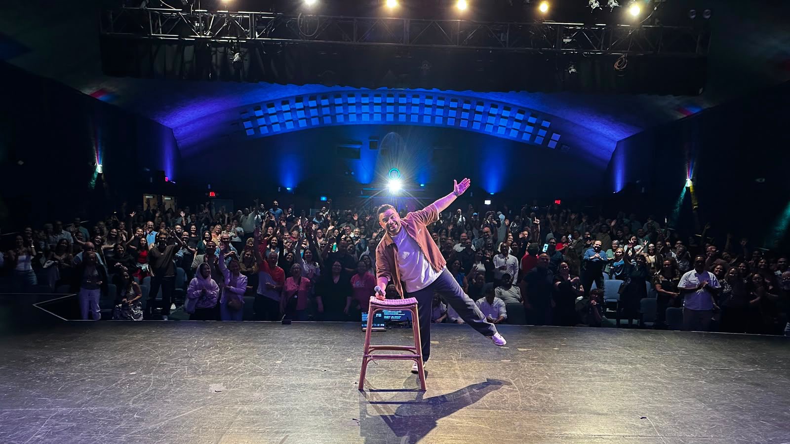 JOSUÉ COMEDY COMIENZA SU EXITOSA GIRA POR ESTADOS UNIDOS CON SOLD OUT EN MIAMI