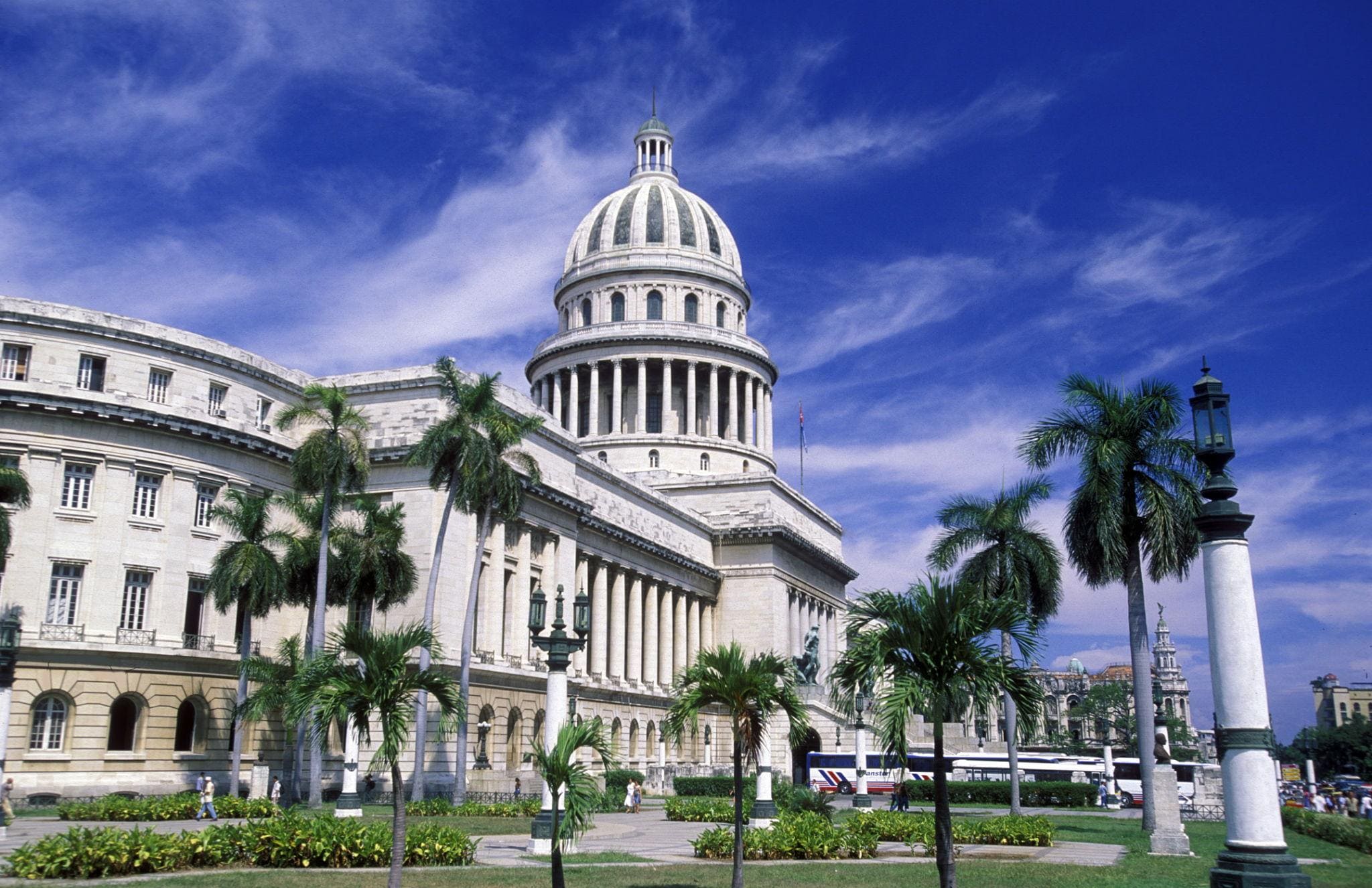 Cuba aprueba 176 reformas en medio de crecientes tensiones con Estados Unidos