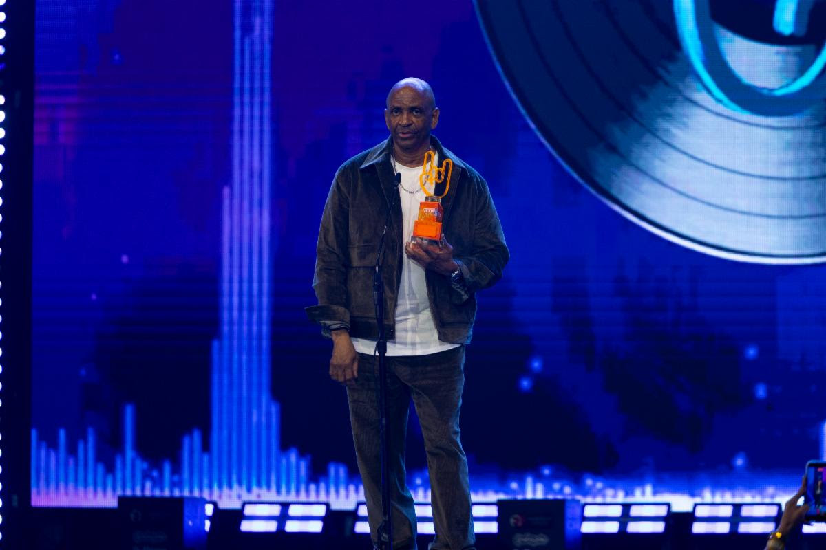 SERGIO GEORGE ES RECONOCIDO COMO ÍCONO DE LA INDUSTRIA MUSICAL EN PREMIOS TU MÚSICA URBANO MIX 2026