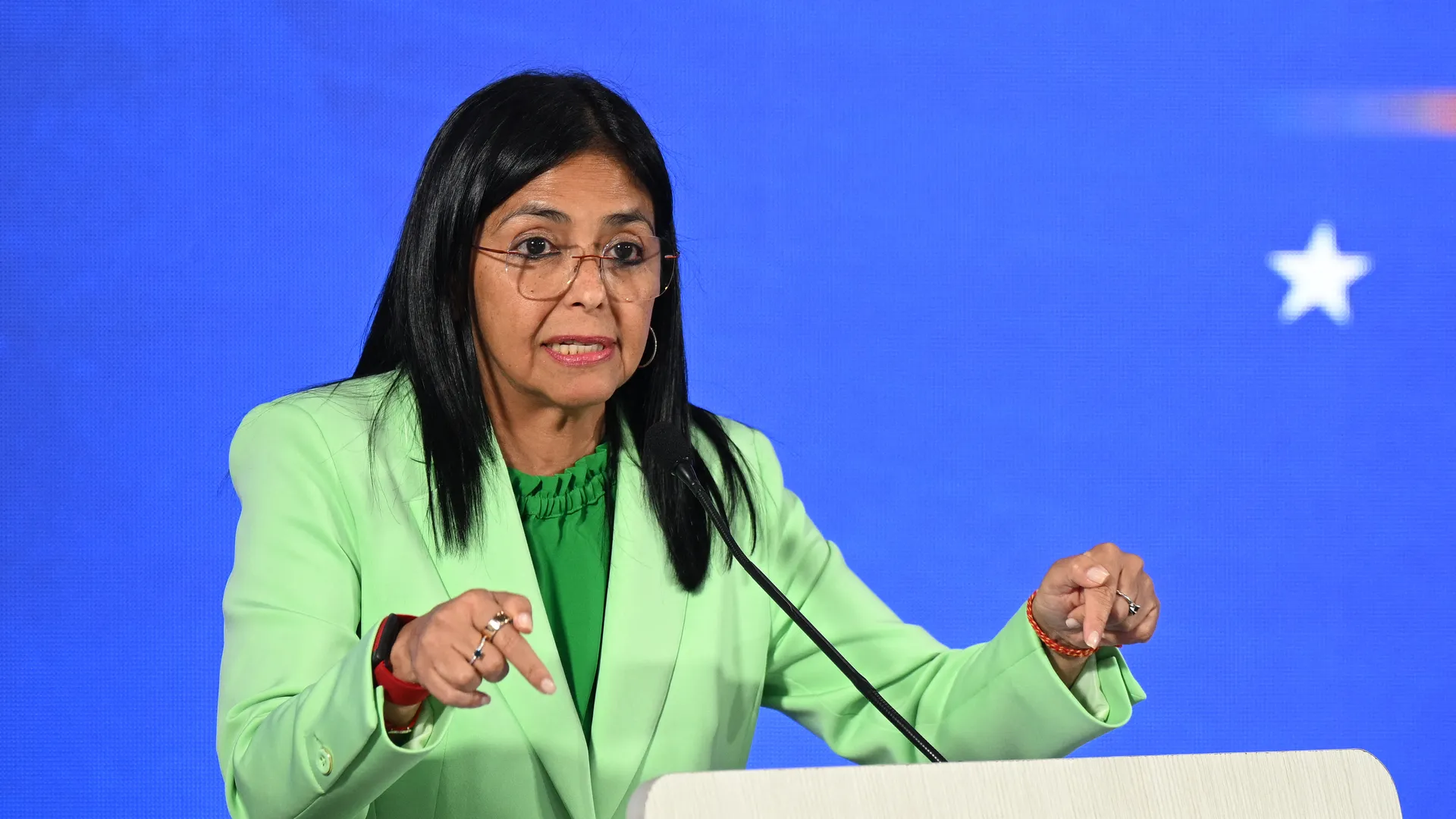 Delcy Rodríguez anuncia medidas económicas tras críticas por respuesta al doble terremoto en Venezuela