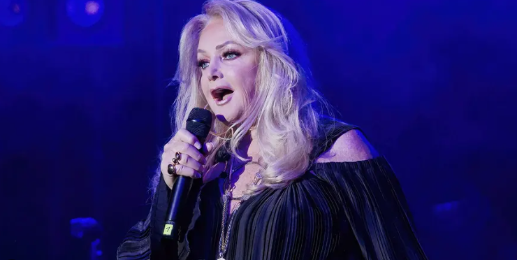 “Total Eclipse of the Heart” en silencio: Bonnie Tyler lucha por su vida tras ser inducida a coma