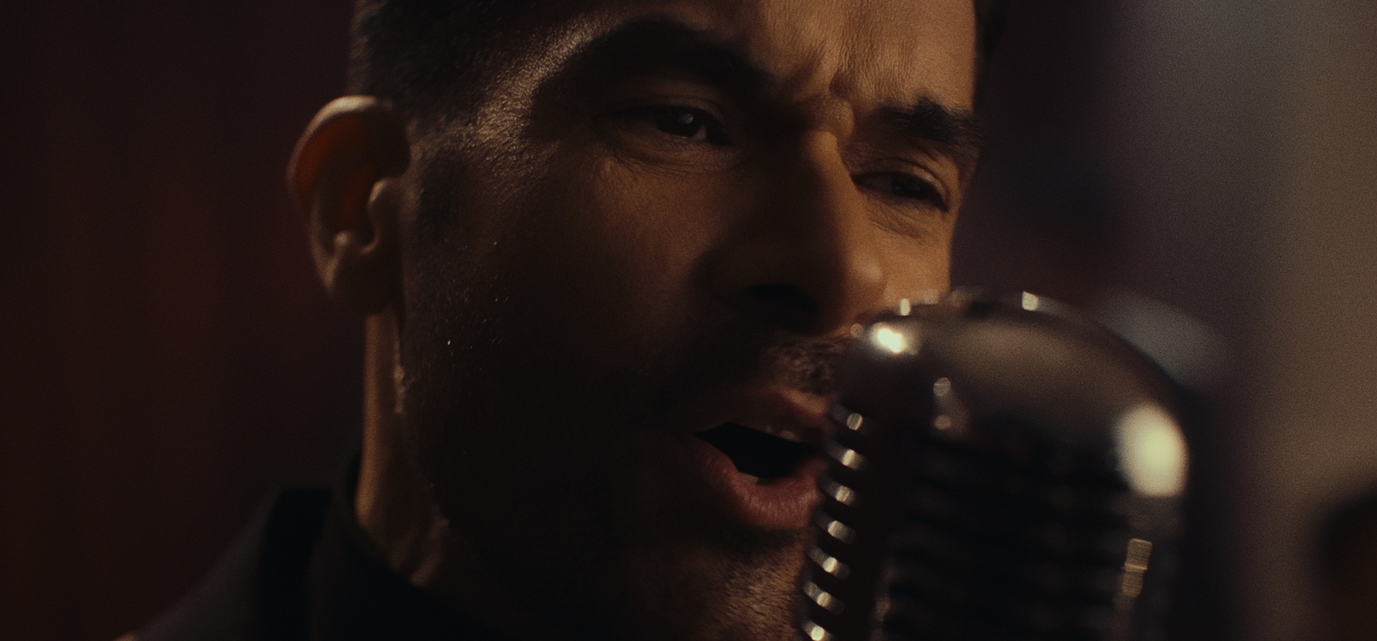 Jerry Rivera presenta “Es Una Locura” y marca un giro en la salsa, a nivel Global