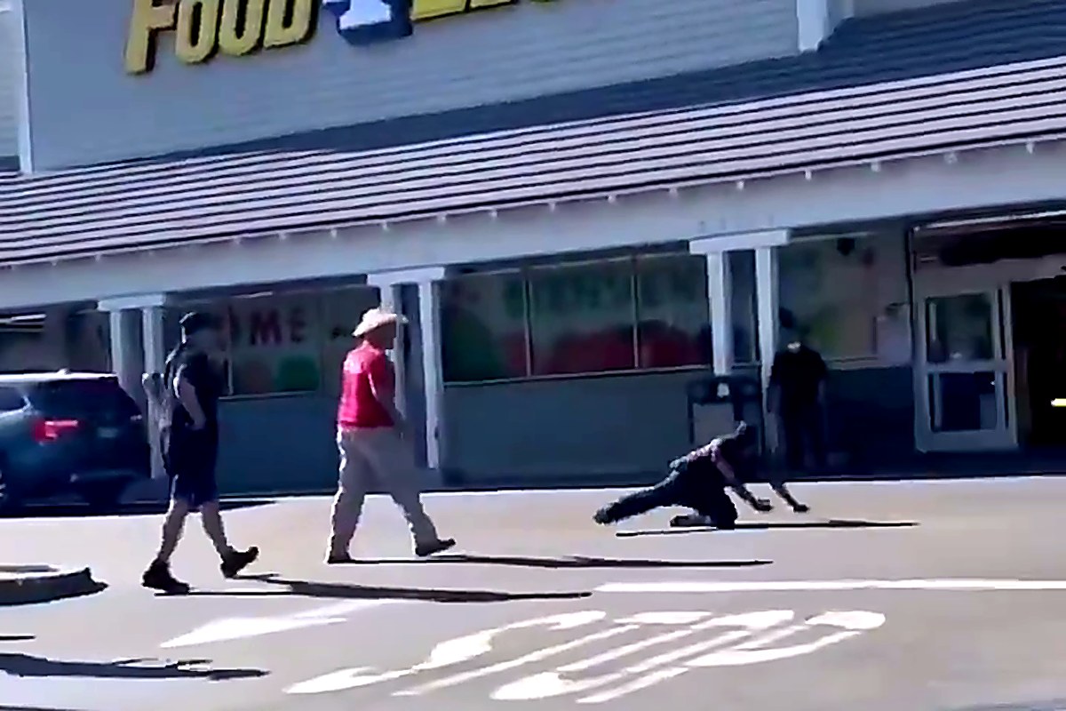 Brutal agresión captada en video: hombre ataca a una mujer y termina huyendo
