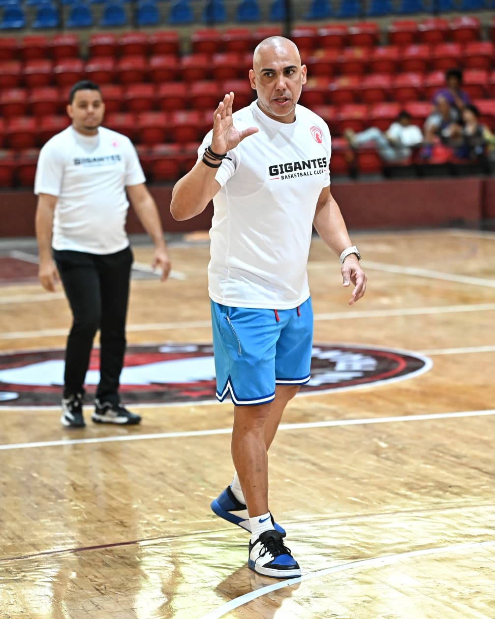 Víctor Peña valora positivamente el talento de los Gigantes de San Francisco y enfatiza en la defensa.