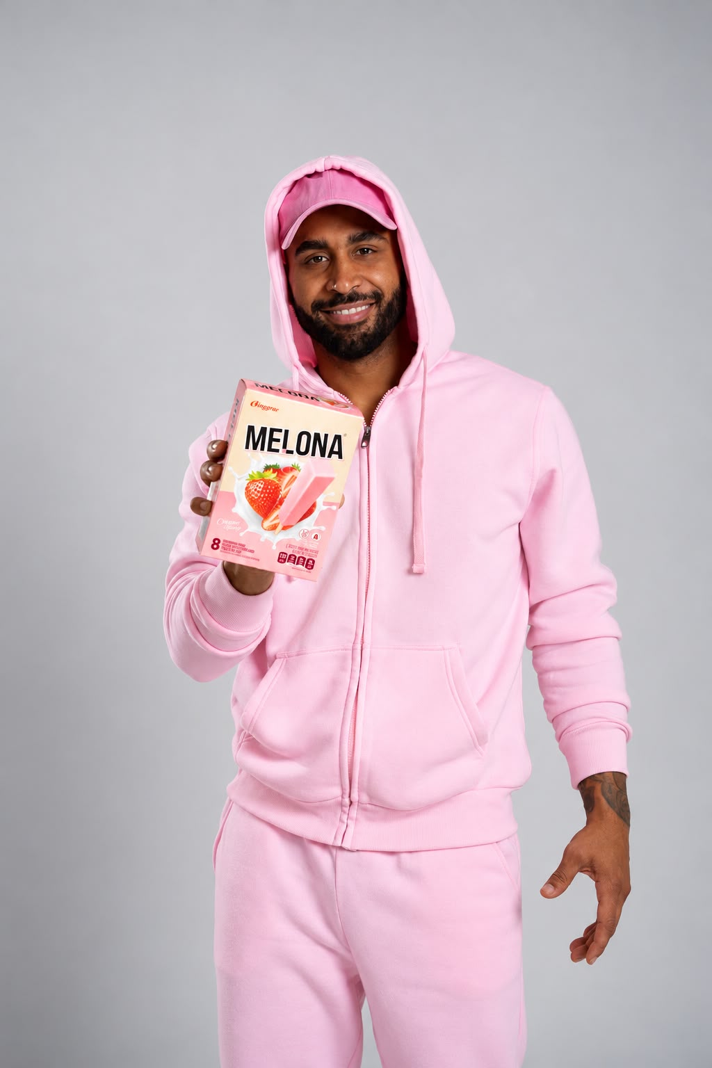 CARAMELO SORPRENDE EN SU NUEVA FACETA COMO EMBAJADOR DE MELONA Y LE PONE SABOR A LA AUTENTICIDAD.