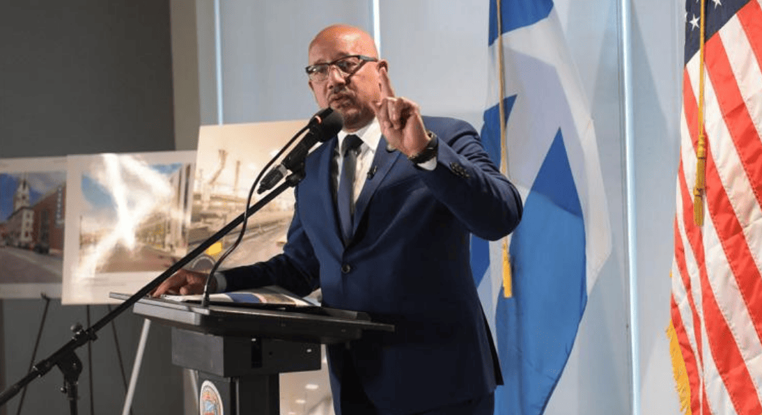 Lawrence vive un momento político clave mientras Brian DePeña reafirma su compromiso con la ciudad